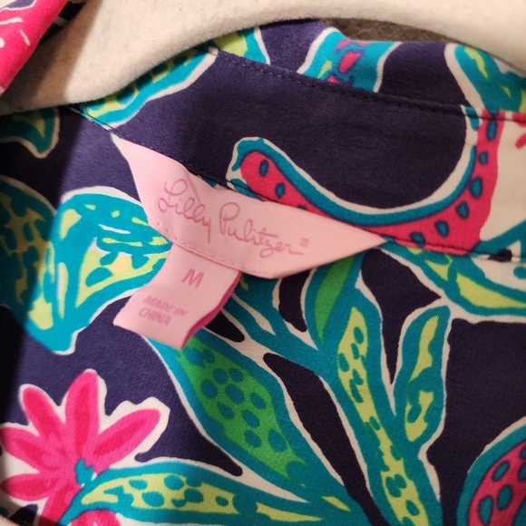 LILLY PULITZER Isla Silk button up blouse size M‎ - Picture 3 of 11